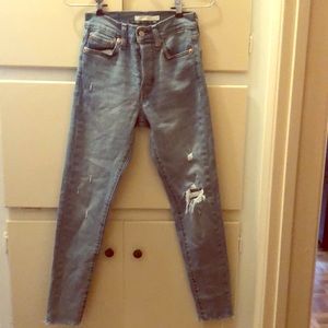 Levi’s Wedgie Skinny 24